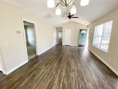 GREAT INVESTMENT PROPERTY, WITH RENTER IN PLACE WHO WILL STAY OR - photo 5