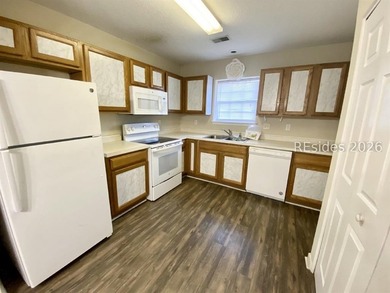 GREAT INVESTMENT PROPERTY, WITH RENTER IN PLACE WHO WILL STAY OR - photo 6