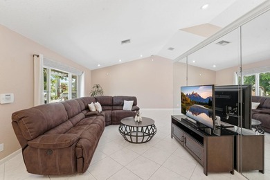 Welcome to this charming single-story residence in Sun Valley - photo 12