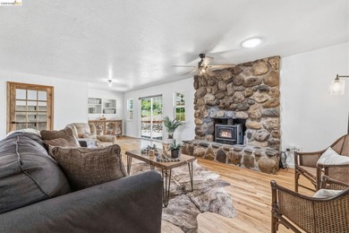 CHARMING SINGLE-LEVEL RANCH HOME ON OVER AN ACRE! Welcome to - photo 13