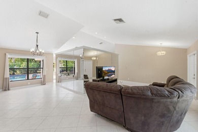 Welcome to this charming single-story residence in Sun Valley - photo 13