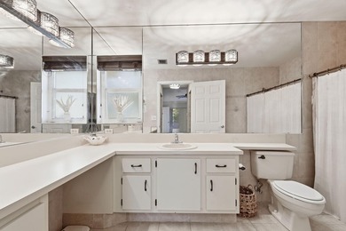 Welcome to this charming single-story residence in Sun Valley - photo 19