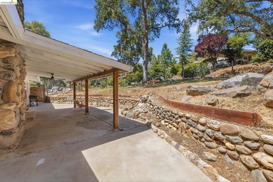 CHARMING SINGLE-LEVEL RANCH HOME ON OVER AN ACRE! Welcome to - photo 21