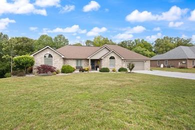 NEW PRICE - MOTIVATED SELLERS - Welcome Home to this stunning - photo 3