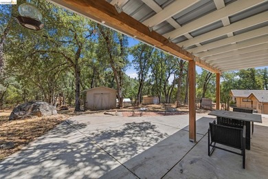 CHARMING SINGLE-LEVEL RANCH HOME ON OVER AN ACRE! Welcome to - photo 24