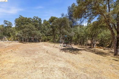 CHARMING SINGLE-LEVEL RANCH HOME ON OVER AN ACRE! Welcome to - photo 26