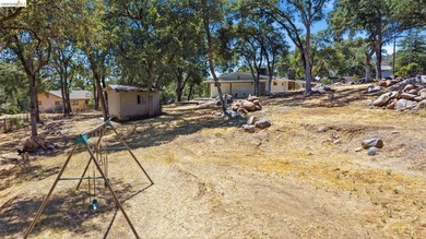 CHARMING SINGLE-LEVEL RANCH HOME ON OVER AN ACRE! Welcome to - photo 27