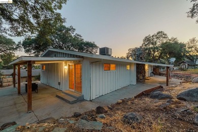 CHARMING SINGLE-LEVEL RANCH HOME ON OVER AN ACRE! Welcome to - photo 34