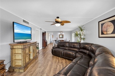 Corner unit, always the way to go! You get more light flooding - photo 8