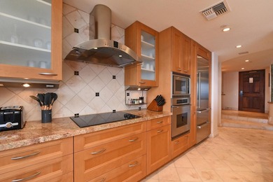 Rarely offered a very desirable inter courtyard location this 2 - photo 8