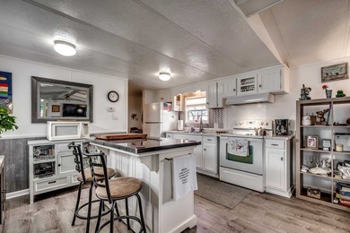 Perched on one of the largest, most private lots in Waterway - photo 5