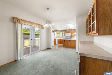 Exceptional Opportunity with Mountain Views, Shop Space & - photo 13