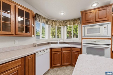 Exceptional Opportunity with Mountain Views, Shop Space & - photo 19