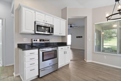 A beautiful, updated Clayton Villa in the heart of Sun City - photo 21