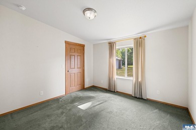 Exceptional Opportunity with Mountain Views, Shop Space & - photo 21