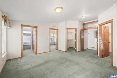 Exceptional Opportunity with Mountain Views, Shop Space & - photo 27
