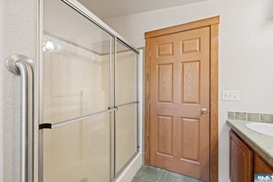 Exceptional Opportunity with Mountain Views, Shop Space & - photo 32