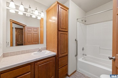Exceptional Opportunity with Mountain Views, Shop Space & - photo 33