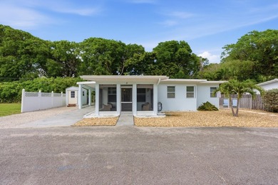 Rare, one-of-a-kind property at the end of a quiet dead-end - photo 3