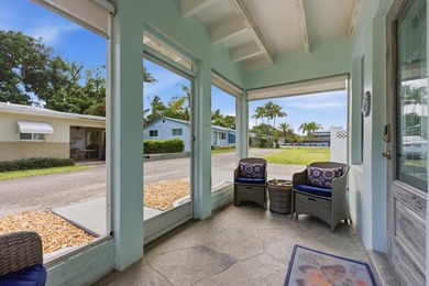 Rare, one-of-a-kind property at the end of a quiet dead-end - photo 7
