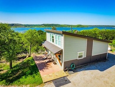 STUNNING 3830 SQFT, CUSTOM 2023 BUILD, HILLSIDE, PANORAMIC VIEW - photo 3