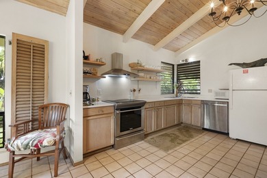 Located in the *Queen's Bath* neighborhood and nestled at the - photo 14