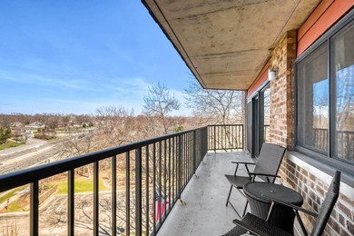 Highly desirable Baybrook Park offers this rarely available - photo 18