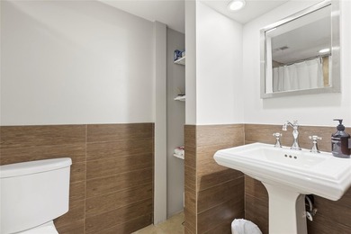 Move-In Ready. This extra-large, fully updated corner unit - photo 18