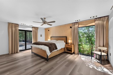 Renovated 4-bedroom, 5-bathroom pool home with 2,998 square feet - photo 5