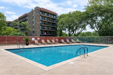 Highly desirable Baybrook Park offers this rarely available - photo 30