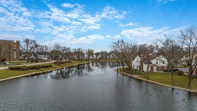 Highly desirable Baybrook Park offers this rarely available - photo 38