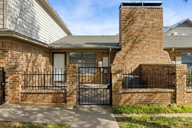 Benbrook Lake Townhome/Townhouse Active Under Contract in Benbrook Texas