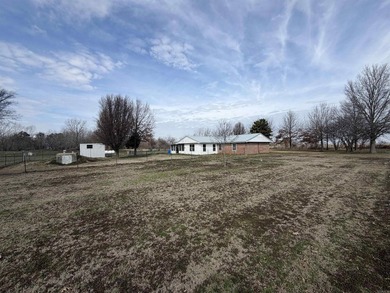 Welcome to peaceful country-style living! This 3-bedroom, 2-bath - photo 6