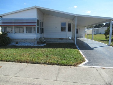 (private lake, pond, creek) Home For Sale in Zephyrhills Florida