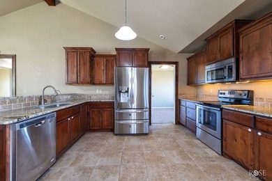 You will love coming home to this beautiful, well-kept 4-bedroom - photo 11
