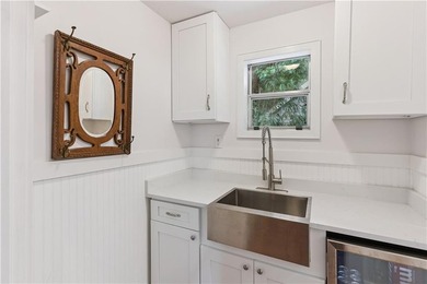 Constructed in 1908 and thoughtfully updated for modern living - photo 12