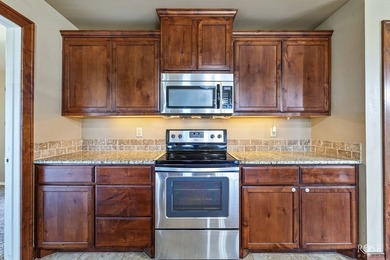 You will love coming home to this beautiful, well-kept 4-bedroom - photo 13