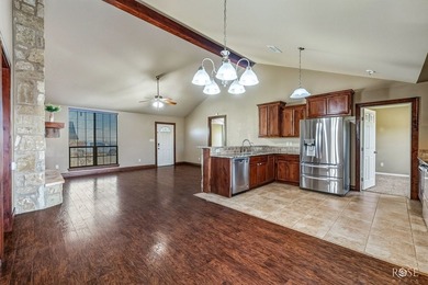 You will love coming home to this beautiful, well-kept 4-bedroom - photo 14