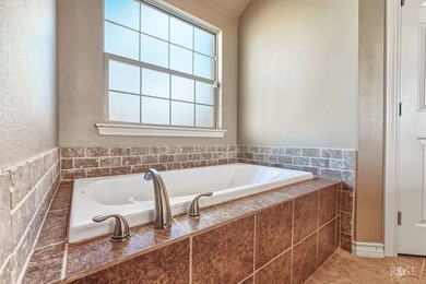You will love coming home to this beautiful, well-kept 4-bedroom - photo 20