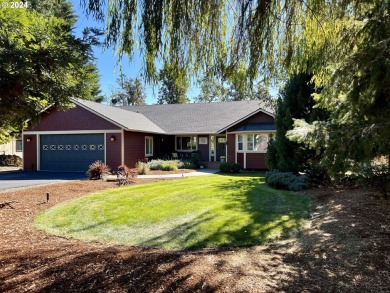 North Umpqua River Home For Sale in Roseburg Oregon