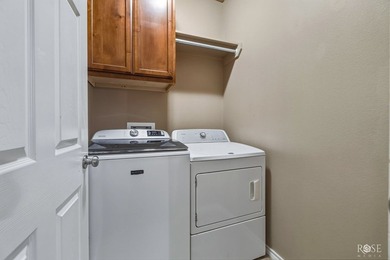 You will love coming home to this beautiful, well-kept 4-bedroom - photo 25