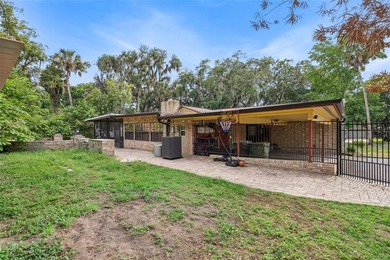 Welcome home to this spacious and versatile 5-bedroom, 3-bath - photo 33