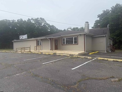 Renovated freestanding commercial property located directly on - photo 2