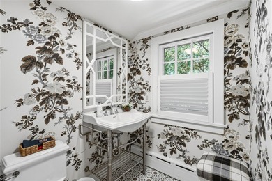 Steeped in history and reimagined with a designer's eye, this - photo 10