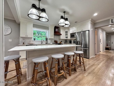 Village living at its best! Just four blocks from Canada Street - photo 12
