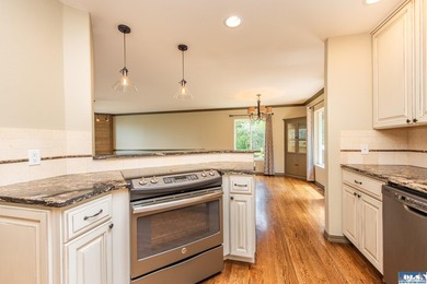This beautifully appointed home offers water views, thoughtful - photo 20