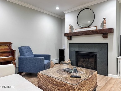 Village living at its best! Just four blocks from Canada Street - photo 21