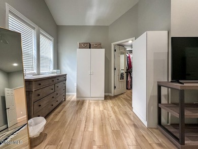 Village living at its best! Just four blocks from Canada Street - photo 30