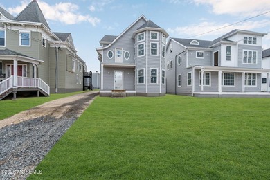 Welcome to this one of three new luxury homes all with swimming - photo 1