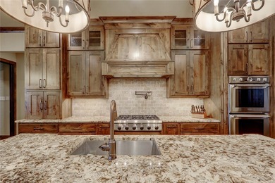 Step into a world of luxury and tranquility at 1901 Glenoak Dr - photo 14